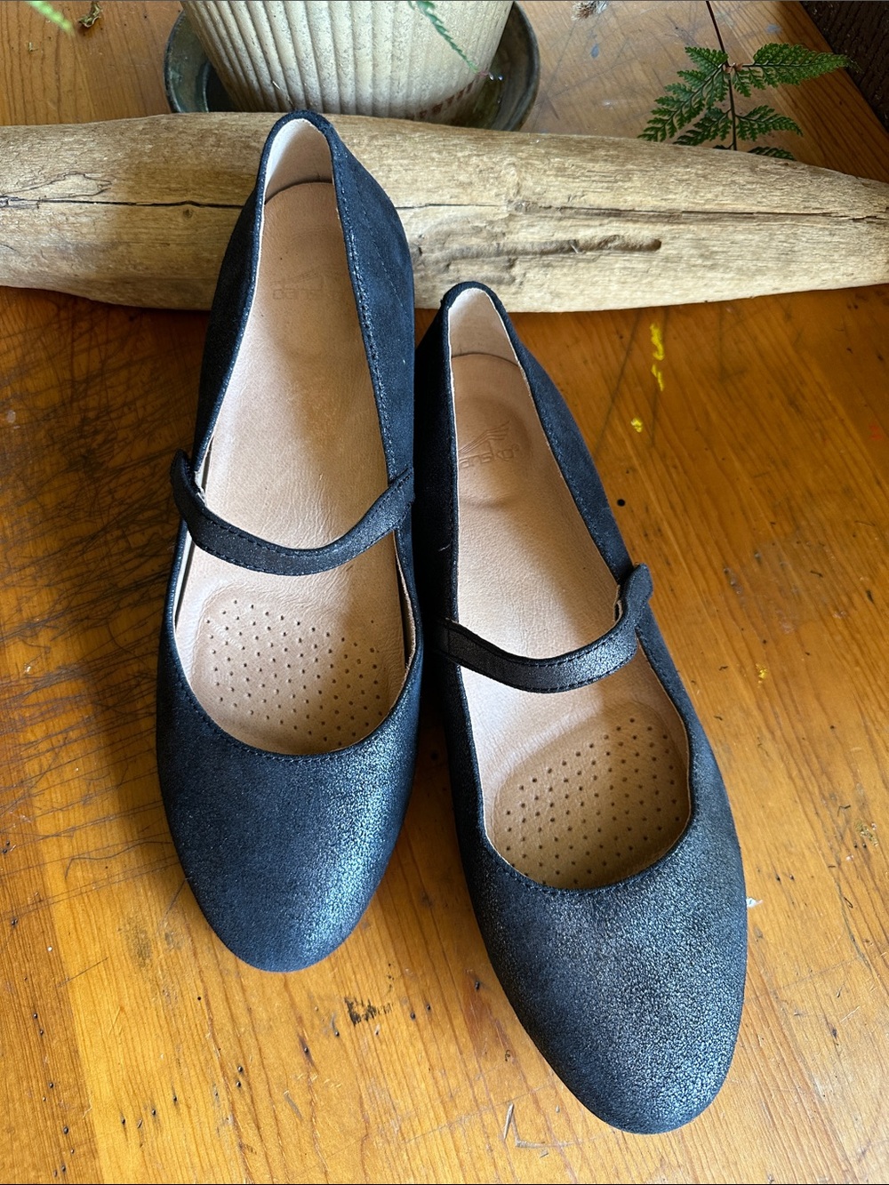 Dansko Lilly Graphite Black Metallic Leather Mary-Jane Flat. Sz 12